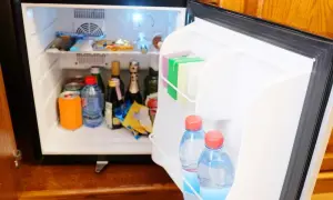 Czy minibar w hotelu jest płatny? Sprawdź, aby uniknąć niespodzianek