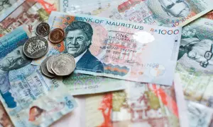 Banknoty i monety z Mauritiusa. Rupee to waluta, jaką zabrać na Mauritius.