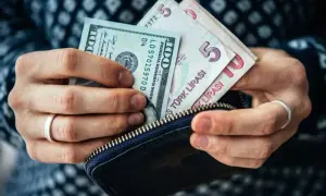 Ile zarabiają Turcy w hotelach? Zaskakujące fakty o pensjach