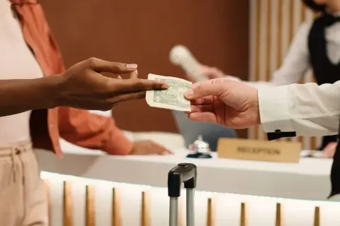 Jakie napiwki w Turcji w hotelu - uniknij faux pas i zaskocz obsługę