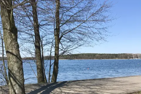 Najpiękniejsze jeziora w Olsztynie: atrakcje, plaże i rekreacja nad wodą