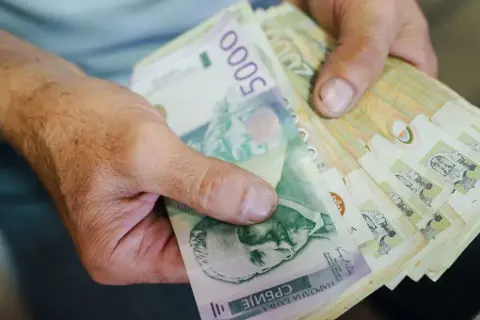 Rs jaka to waluta - poznaj wartość dinara serbskiego i jego kursy