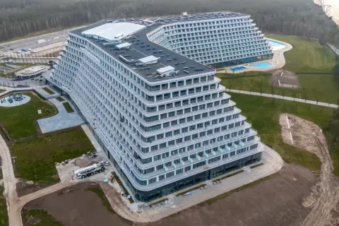 Ile pokoi ma hotel Gołębiewski w Pobierowie? Sprawdź to teraz!