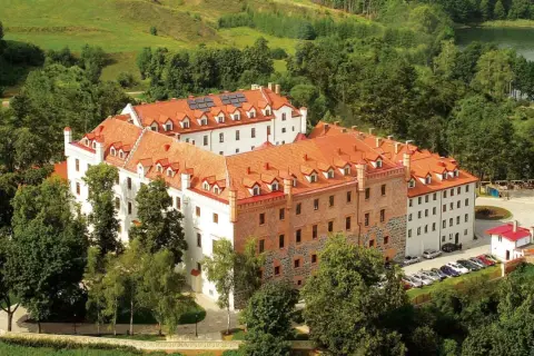 Atrakcje turystyczne w Rynie – co warto zobaczyć i gdzie się zatrzymać
