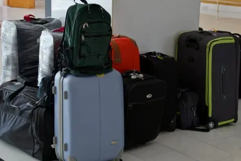 Jak zważyć walizkę bez wagi? Sprawdzone metody na podróżników