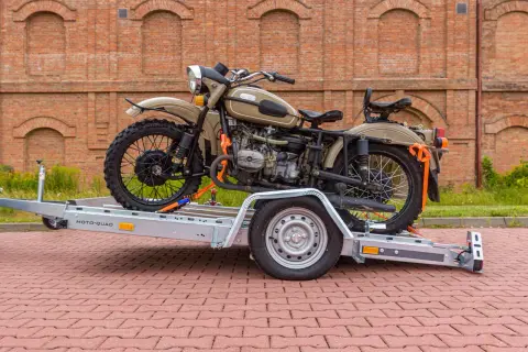 Jak przewieźć motocykl na zwykłej przyczepie bez ryzyka uszkodzeń