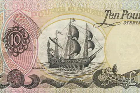 Dziesięć funtów sterlingów z żaglowcem. Czy w Irlandii jest euro? Nie, tu są funty!