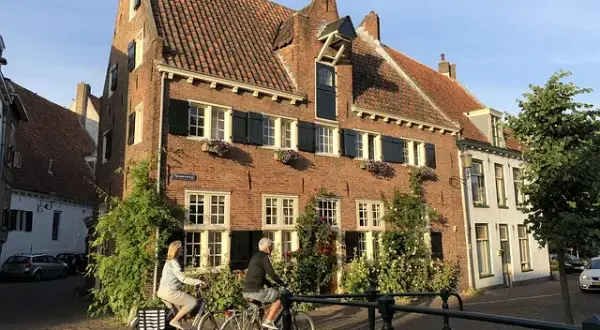 Czy Holandia jest bezpieczna? Fakty, statystyki i opinie o bezpieczeństwie w Holandii