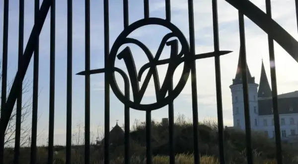 Kiedy otwarcie hotelu cztery wieże w Katarzyninie? Sprawdź najnowsze wieści