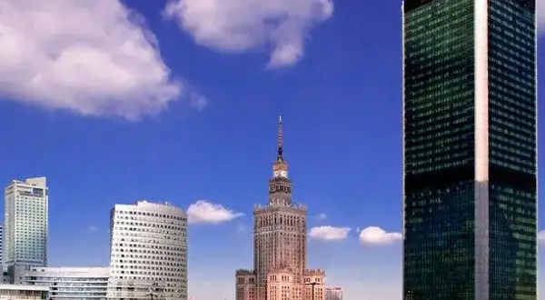 Ile pięter ma hotel Marriott w Warszawie? Odkryj jego tajemnice!