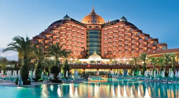 Hotel Delphin Turcja: Luksus i relaks na Riwierze Tureckiej