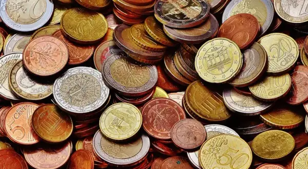 Jaka waluta na Majorce? Sprawdź, jak uniknąć kosztów wymiany i płacić wygodnie