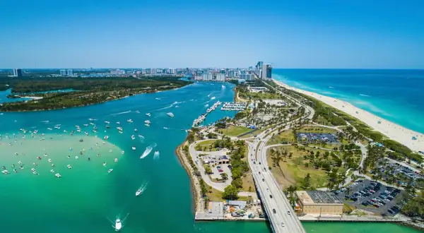 Kiedy jechać do Miami, aby uniknąć upałów i cieszyć się słońcem?