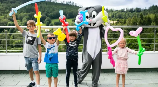 Hotel z animacjami dla dzieci: Rodzinny wypoczynek pełen atrakcji