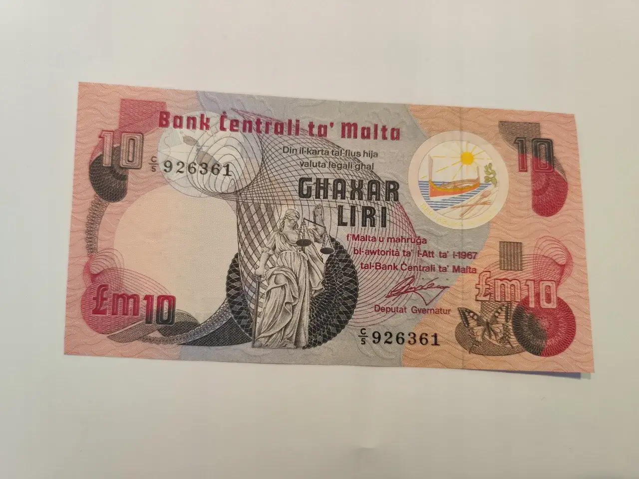 Dziesięć lirów maltańskich z 1967 roku. Czy na Malcie można płacić dolarami? Nie, używano lirów.