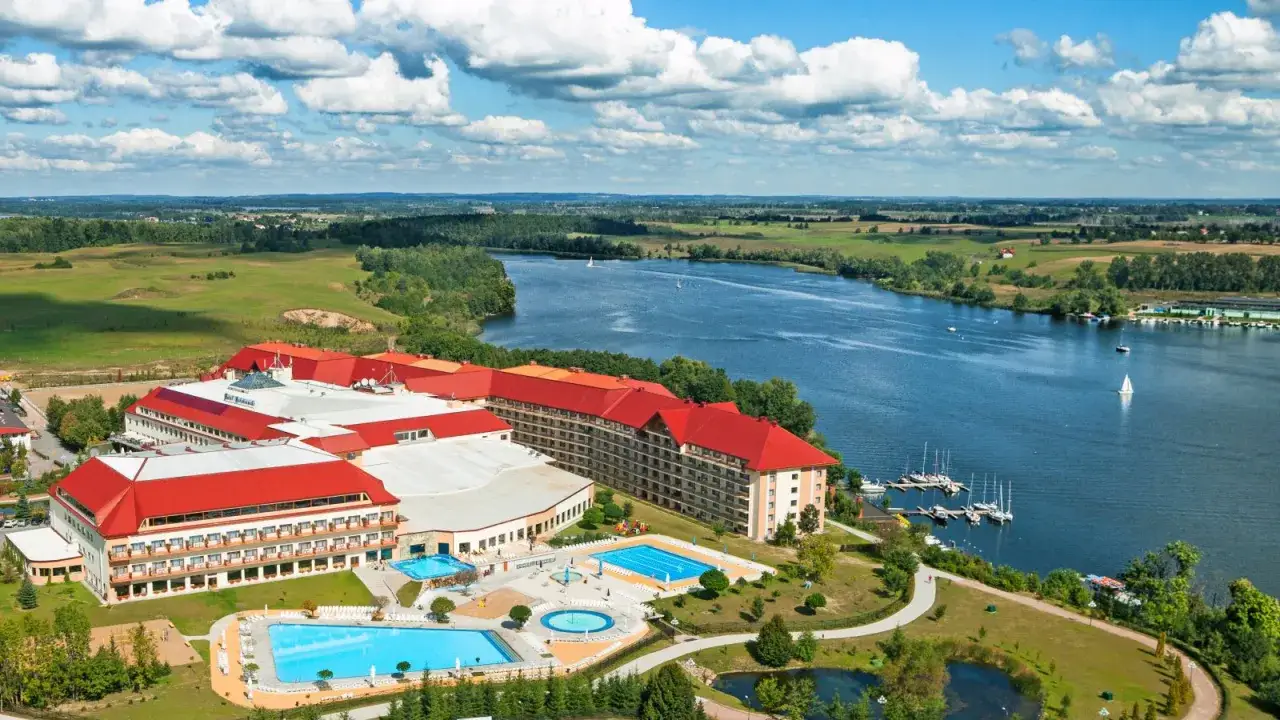 Zdjęcie Hotel Gołębiewski w Mikołajkach - ile gwiazdek naprawdę ma?