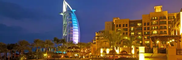 Ile kosztuje hotel w Dubaju? Ceny, które Cię zaskoczą!
